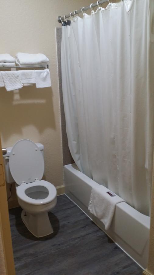 Americas Best Value Inn & Suites Northeast Houston Bagian luar foto