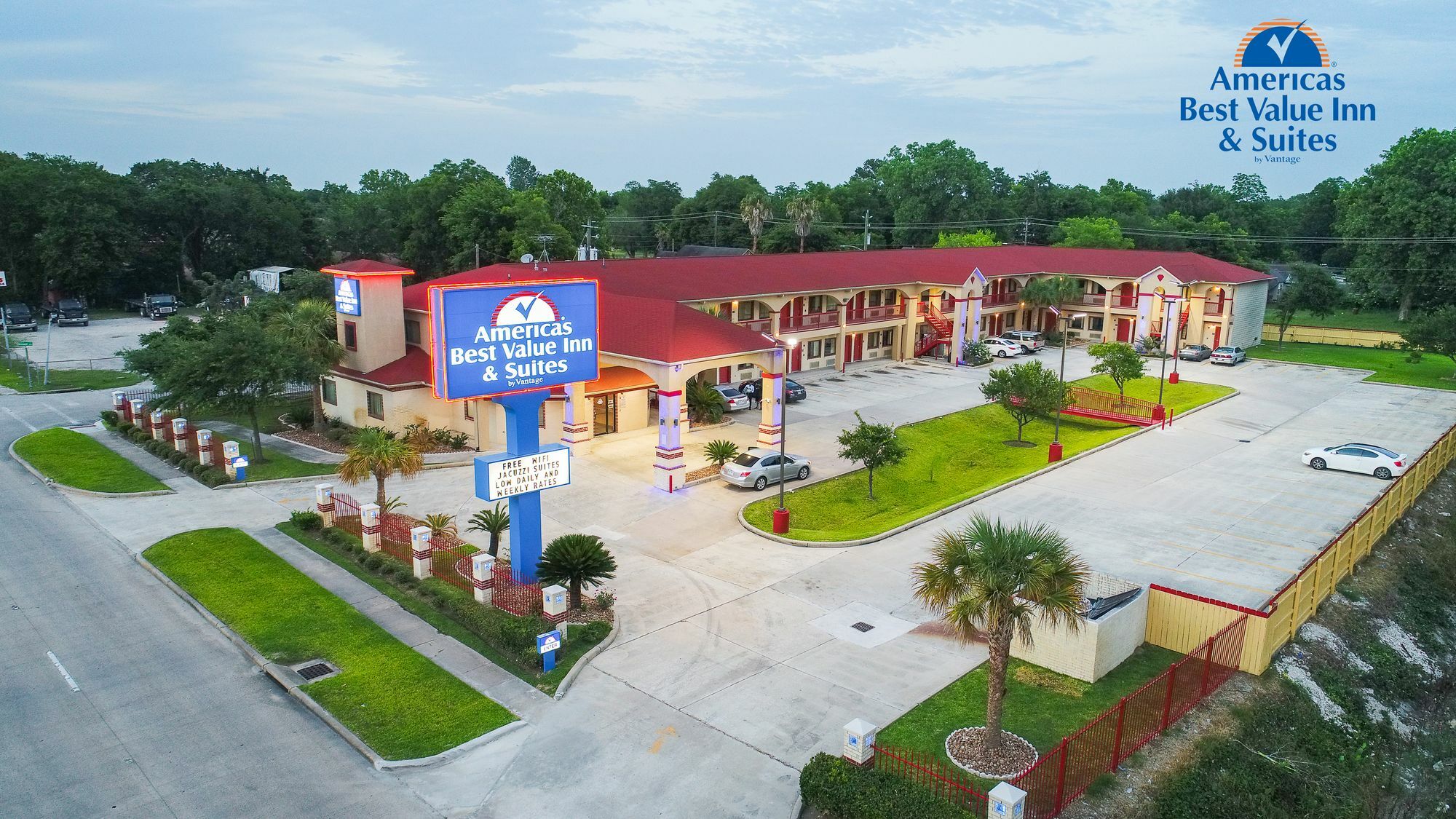 Americas Best Value Inn & Suites Northeast Houston Bagian luar foto