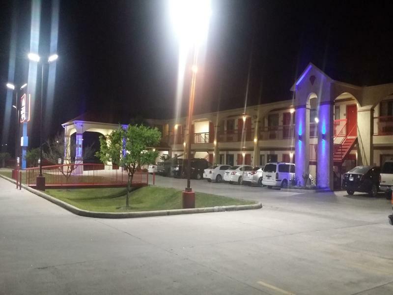 Americas Best Value Inn & Suites Northeast Houston Bagian luar foto