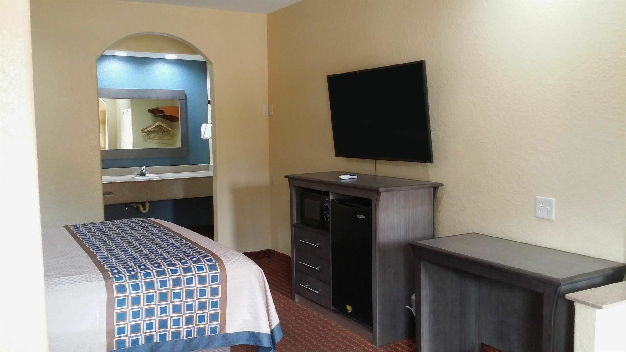 Americas Best Value Inn & Suites Northeast Houston Bagian luar foto